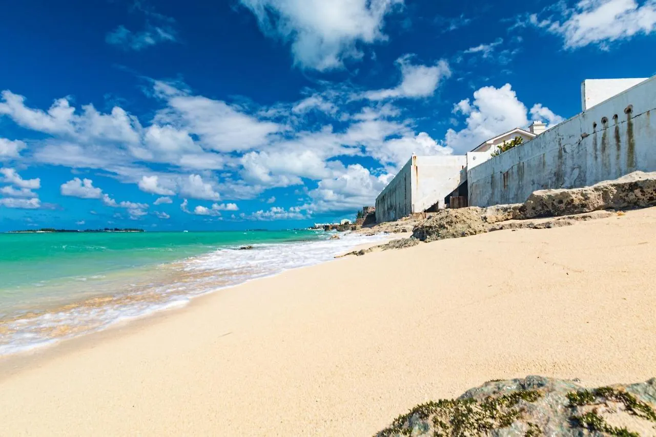 Studio 7 - Oceanfront Apartment Nassau