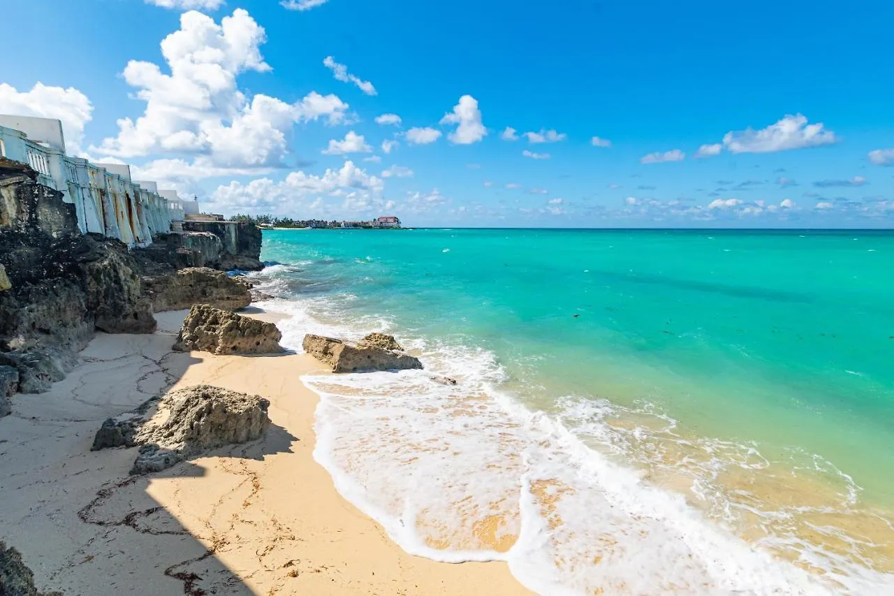 Studio 7 - Oceanfront Apartment Nassau